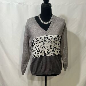 Elegant Gray and White Leopard V-Neck Sweater